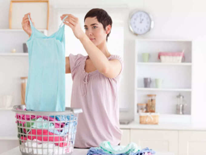 how to get rid bad smell on cloth: மழைக்காலத்தில் துணிகளில் வீசும் புணுக்கு நாற்றத்தைப் போக்குவது எப்படி? 4 samayam tamil Tamil News Spot