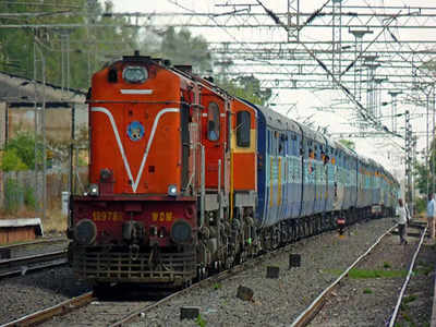 RRB, Sarkari Naukri 2021: रेलवे में 1,811 पदों पर निकली वैकेंसी, 10वीं पास वाले हाथ से न जाने दें मौका 