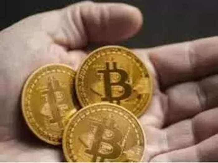 बिटकॉइन की कीमत हाल में 68,000 डॉलर पहुंच गई थी।