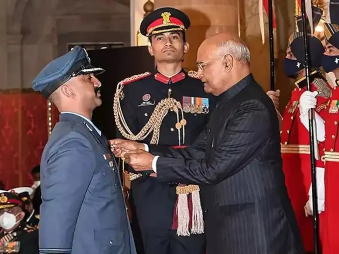 __EDS TWITTER IMAGE POSTED BY @rashtrapatibhvn ON MONDAY, NOV. 22, 2021__ New De....