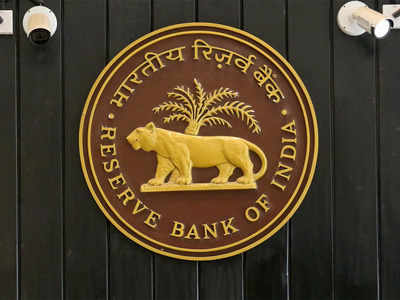 Tata-Birla को बैंक नहीं चलाने देना चाहती RBI, जानिए इस मसले पर क्यों नियम हो रहे हैं सख्त