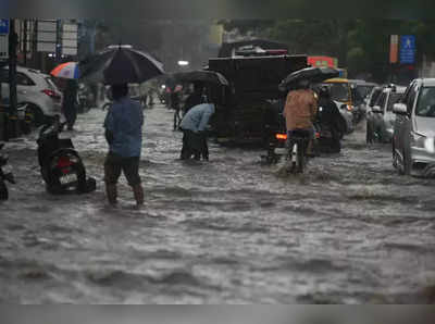 Red Alert in Tamilnadu: तमिलनाडु में भारी बारिश से तबाही, मौसम विभाग ने इन 5 जिलों में जारी किया रेड अलर्ट 