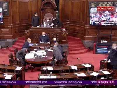 लेफ्ट, कांग्रेस, शिवसेना... राज्‍यसभा के 12 सांसद पूरे सत्र के लिए निलंबित 