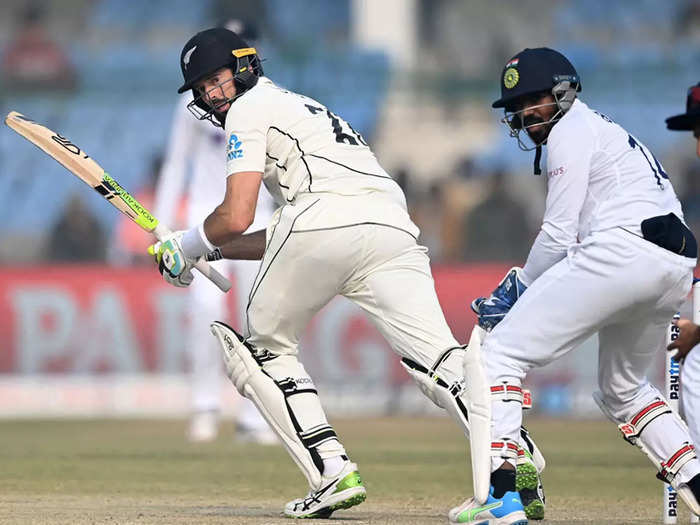 हमारे दिग्गजों से कहीं अधिक रन बना गया न्यूजीलैंड का नाइटवाचमैन, कहीं बिगड़ न जाए भारत का खेल