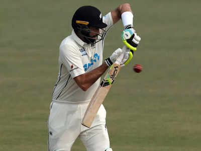 कीवी नाइटवाचमैन विलियम समरविले ने खेली ऐसी पारी, ट्विटर पर फैंस ने मारा भारतीय दिग्गज बल्लेबाजों को ताना 