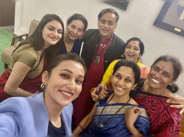 shashi tharoor shares photo with women mps trolled on social media