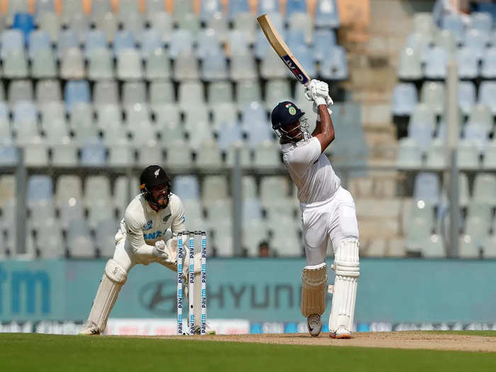 IND v NZ: मुंबई टेस्ट में भारत मजबूत, कुल बढ़त 332 रन, टीम इंंडिया दूसरी पारी में 69/0