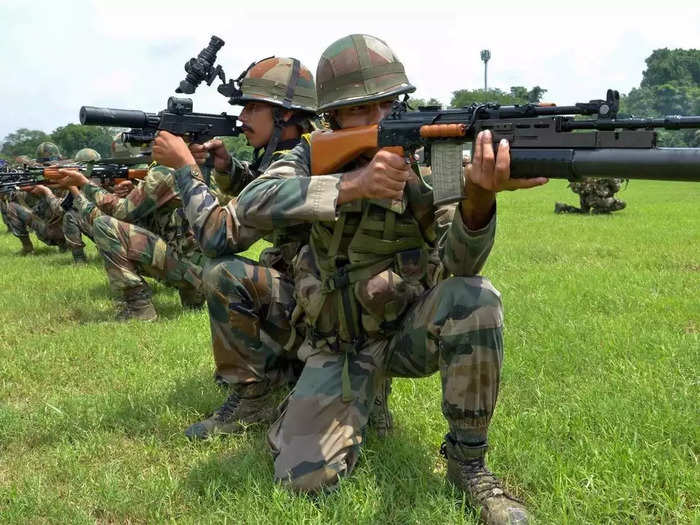 Indian Army Recruitment 2021: भारतीय सेना TGC-135 भर्ती के आवेदन शुरू, देखें वैकेंसी डिटेल्स और सैलरी