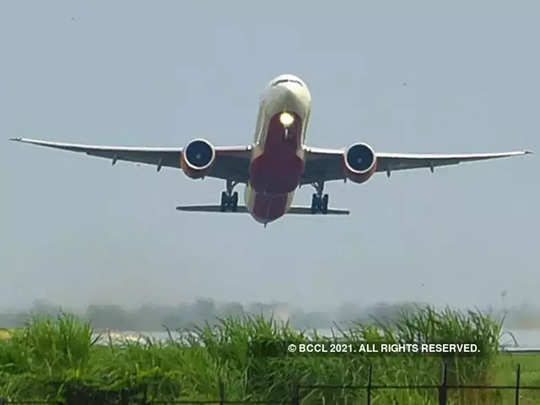 omicron india : 'ओमिक्रॉन'च्या पार्श्वभूमीवर केंद्र सरकारचा मोठा निर्णय, आंतरराष्ट्रीय उड्डाणांची वाहतूक... 