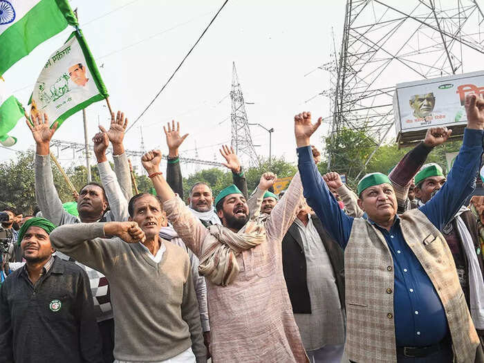 farm protests ends see when delhi border highways and toll plazaz will be  open: किसान आंदोलन खत्म जानिए कब से खुलेंगे बॉर्डर टोल प्लाजा और हाईवे -  Navbharat Times
