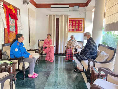 CDS Bipin Rawat News: शहीद जनरल बिपिन रावत के सास-ससुर से हैं टीएस सिंहदेव के पारिवारिक रिश्ते, दिल्ली में घर पर परिजनों से की मुलाकात 
