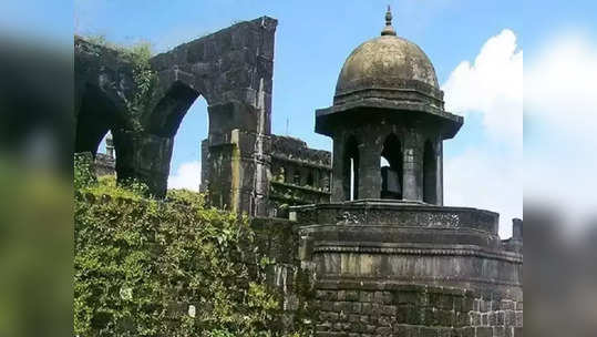 शिवसमाधीसमोर राख सदृष्य पावडर आणि पुस्तक पूजन प्रकरण: चौघांची पोलिस कोठडीत रवानगी