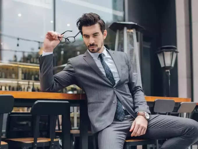 good man characteristics in tamil: Qualities Of a Good Man : உங்க காதலனிடம் இந்த 10 நல்ல விஷயங்கள் இருக்கான்னு முதல்ல செக் பண்ணுங்க! 4 samayam tamil Tamil News Spot