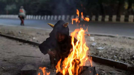 जळगाव गारठले: पारा ८.७ अंशापर्यंत घसरला; साथीच्या आजारांत वाढ होण्याचा धोका