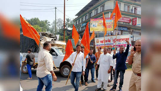 सिंधुदुर्गात कर्नाटकमधील वाहने अडवली; छत्रपती शिवरायांच्या अवमान झाल्याच्या निषेधार्थ युवा सेना आक्रमक