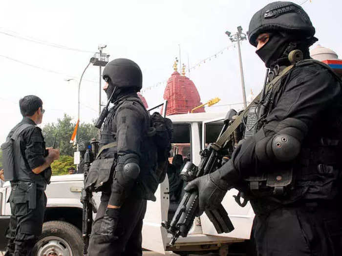 spg commando, SPG Commando: प्रधानमंत्री की सुरक्षा करते हैं एसपीजी कमांडो,  मिलती है इतनी सैलरी - spg commando protecting the prime minister know  training and salary - Navbharat Times