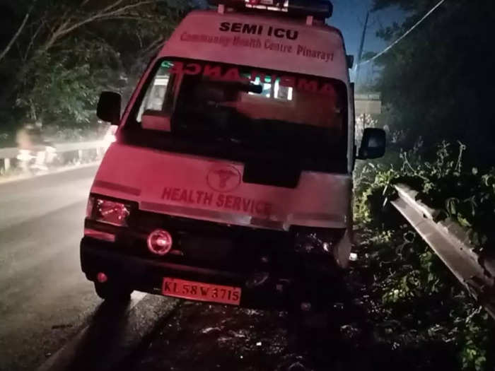 Pinarayi Vijayan Escort Vehicle Accident