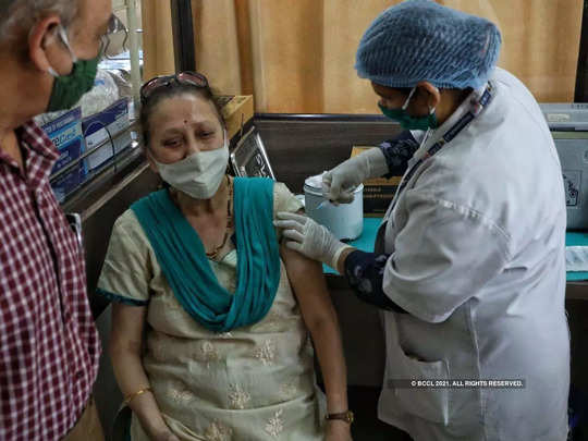 Omicron India: प्रीकॉशन डोज के तौर पर कौन सी वैक्सीन लगेगी? जानें सरकार कब कर सकती है फैसला 