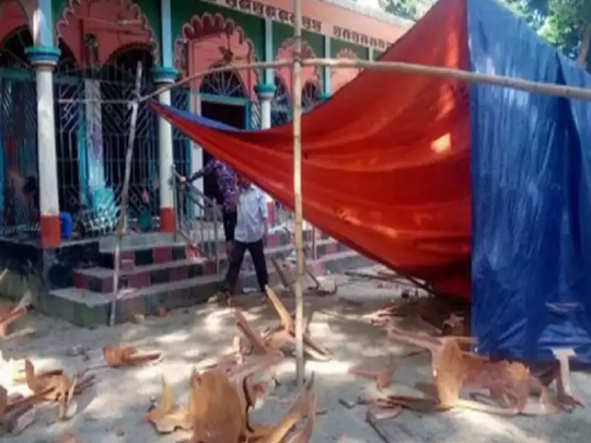 बांग्लादेश में हिंदू मंदिरों में कथित बेअदबी पर लोगों का भड़का गुस्सा, विरोध प्रदर्शन के बाद केस दर्ज 