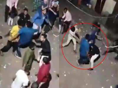 फनी वीडियो: सड़क पर डीजे लगाकर डांस कर रहे थे, पुलिस ने डंडा परेड कर दी 