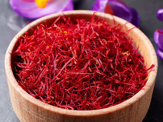 pure kashmiri kesar price below 1000, 100% शुद्ध माने जाते हैं ये Kashmiri Kesar, स्वास्थ्य और सौंदर्य को बनाएं बेहतर - these are 100 percent pure and health beneficial kashmiri kesar price