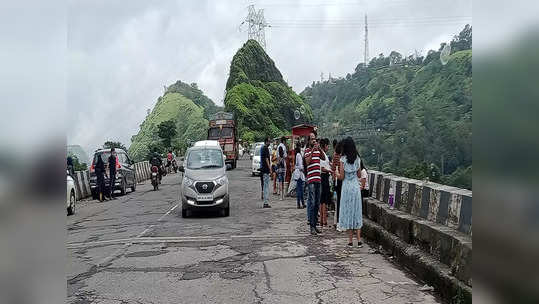 पुणे जिल्ह्यातील 'या' ठिकाणांसाठी नवे निर्बंध; जिल्हाधिकाऱ्यांनी घेतला मोठा निर्णय