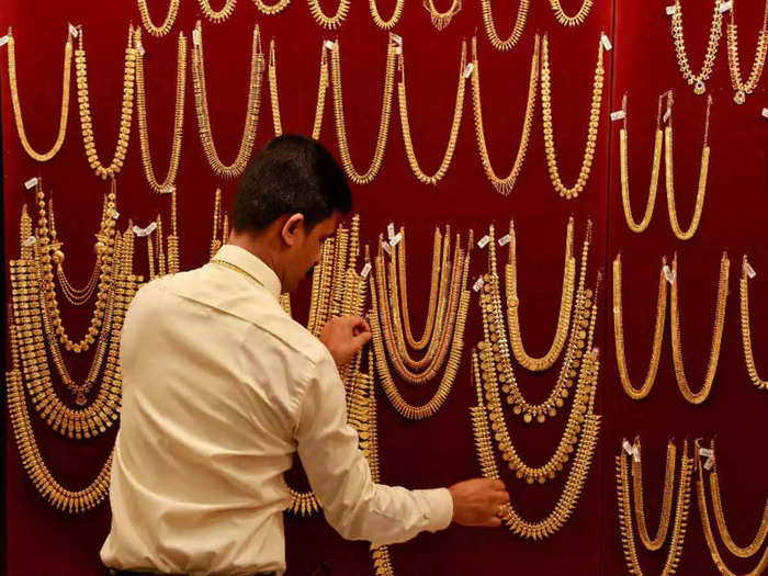 gold price today: gold rises by rs 228, silver rises by rs 271 know latest rates