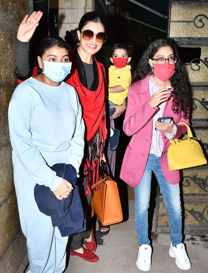 Sushmita sen spotted with adopted son