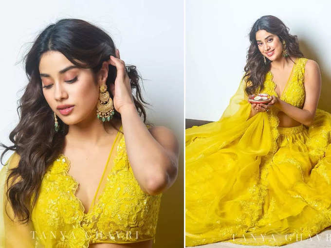 janhvi kapoor in yellow torani lehenga: Janhvi Kapoor sexy look in this  yellow torani lehenga set - जाह्नवी कपूर को हल्के कपड़े की चोली में देख  खुला रह गया लोगों का मुंह -