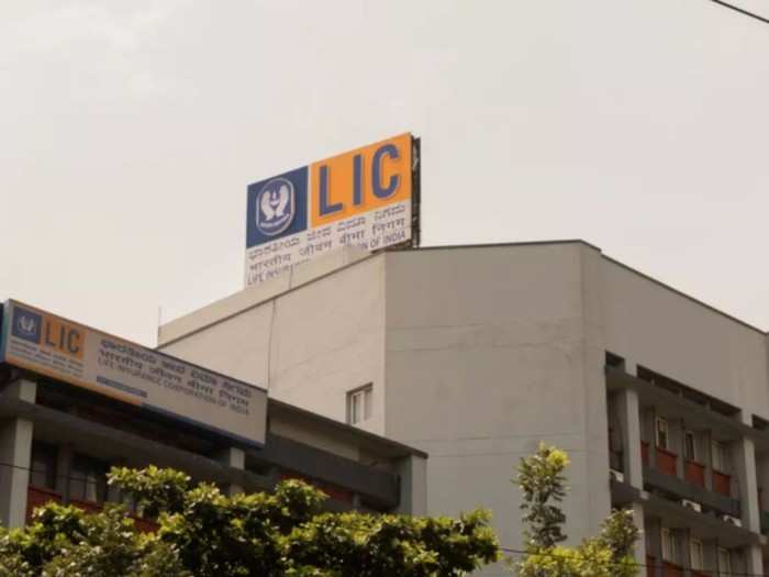 LIC चं ठरलं; या महिन्यात येणार देशातील सर्वात मोठा IPO