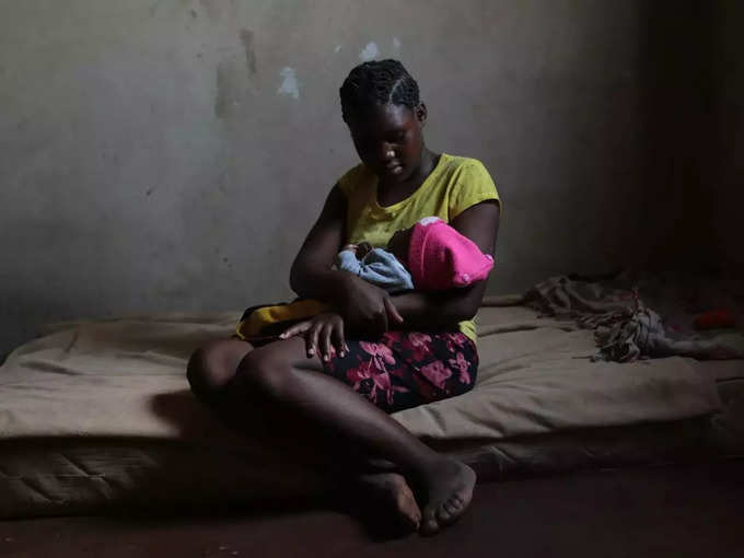 APTOPIX Pandemic Africa Zimbabwe Pregnant Girls.