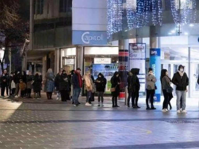 31 year old man earns rs 16000 a day just by standing in lines for rich people in london