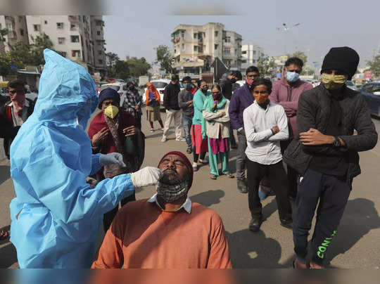 Assam Coronavirus News: असम में फूटा कोरोना बम, एक दिन में संक्रमण के 6,982 नए मामले, 11 रोगियों की मौत 