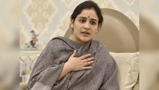 Aparna Yadav : भाजपचा सपावर पलटवार!; मुलायम यांची सून उद्या घेणार मोठा निर्णय?