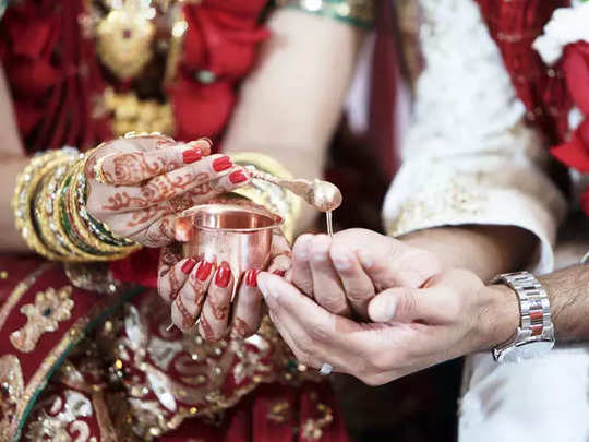 West Bengal Online Wedding: पश्चिम बंगाल के इस कपल ने बनाया ऑनलाइन शादी का ऐसा प्लान, कोरोना प्रोटोकाल के साथ भरपूर होगा जश्न 