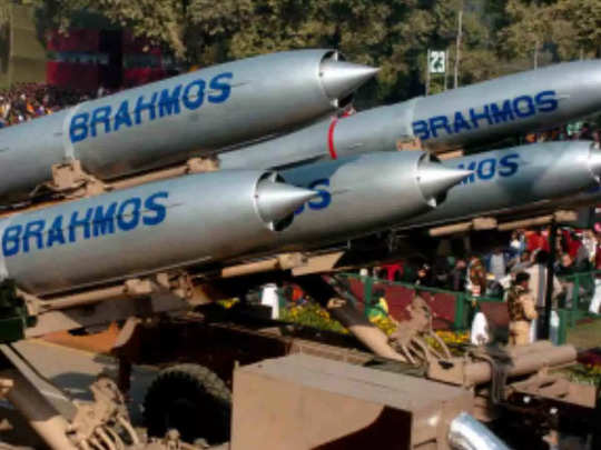Brahmos Missile : ब्रह्मोस यानी 400 किमी तक दुश्मन साफ! बॉर्डर पर तैनात मिसाइल के नए वर्जन का टेस्ट सफल 