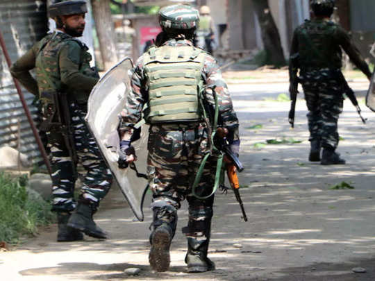 Shopian Encounter: जम्मू कश्मीर के शोपियां में एनकाउंटर, सुरक्षाबलों ने मार गिराया आतंकी 