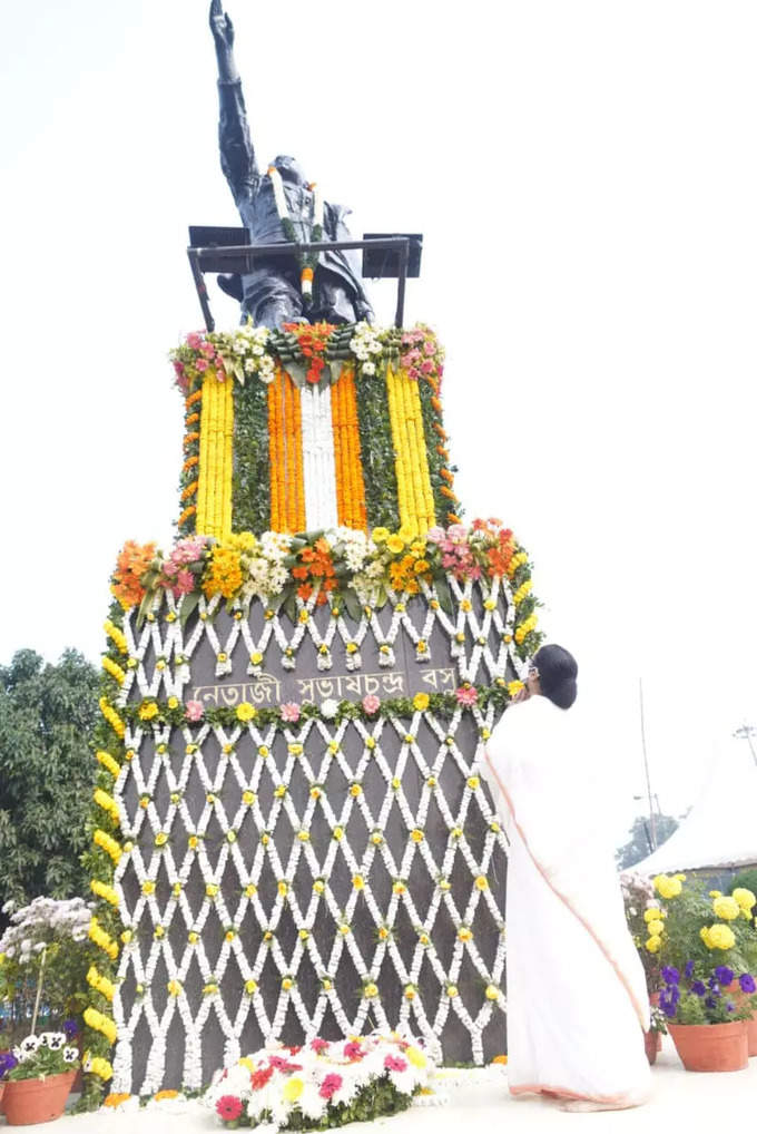 রেড রোডে প্রজাতন্ত্র দিবস উদযাপন, প্রদর্শিত নেতাজির ট্যাবলোও
