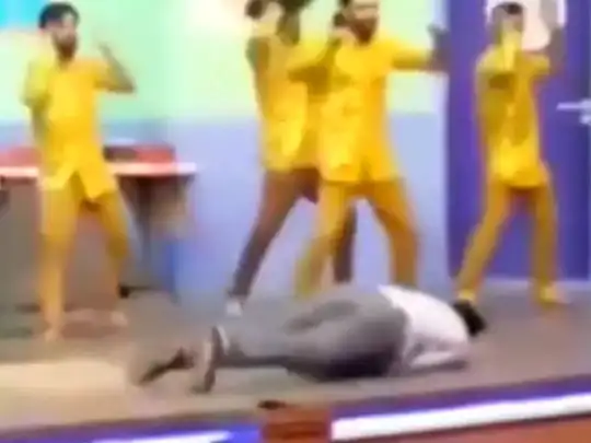 teri aakhya ka yo kajal gana