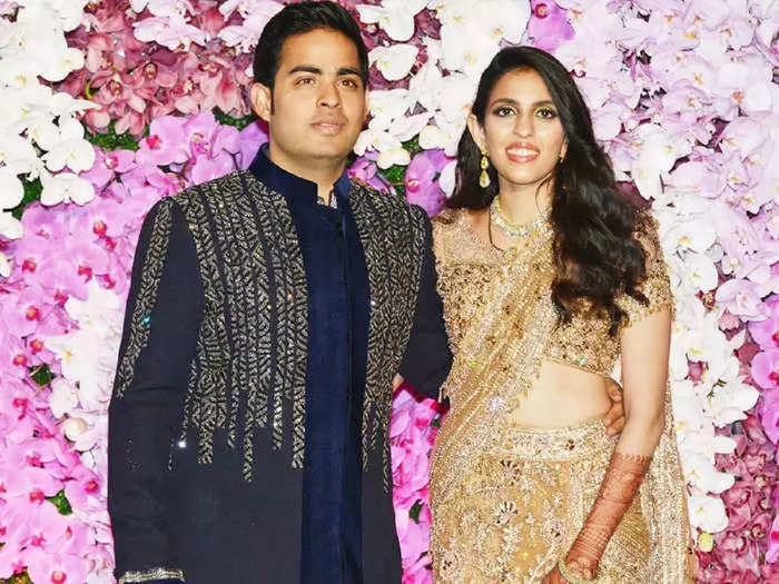 nita and mukesh ambanis daughter-in-law shloka mehta was accepted as the daughter-in-law of the ambani family only after seeing these qualities and good habits.