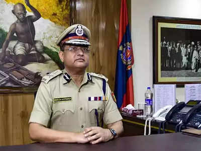 दिल्ली पुलिस कमिश्नर राकेश अस्थाना के मन की बात, हिंदी फिल्मों में पुलिस अफसर के किरदारों से जगी वर्दी पाने की हसरत! 