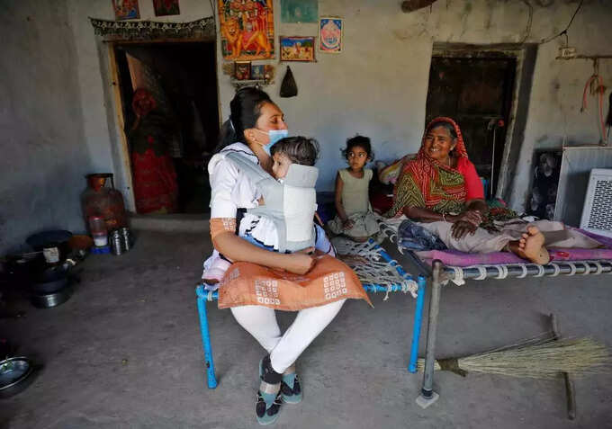 अस्मिता जैसे हेल्थकेयर वर्कर्स से बढ़ रहा वैक्सीनेशन अभियान