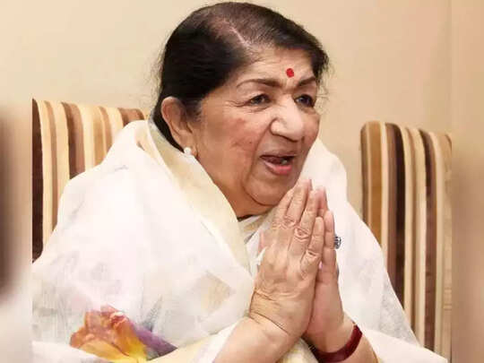 Lata Mangeshkar Death News: Lata Mangeshkar Death At The Age Of 92 | दैवी  स्वरांचे स्वर्गारोहण! गानसम्राज्ञी लता मंगेशकर यांचं निधन, भारताने &#39;रत्न&#39;  गमावले! - Maharashtra Times