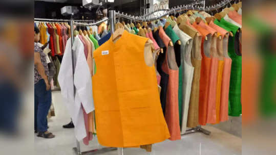 khadi emporium in mumbai: बनावट खादीउत्पादनांची विक्री; दक्षिण मुंबईतील ७० वर्ष जुने 'खादी एम्पोरियम'ला टाळे