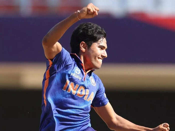 इंग्लैंड को पस्त करने वाले राज बावा के पास है खेल की विरासत: Who Is Raj Bawa All You Need To Know - Navbharat Times