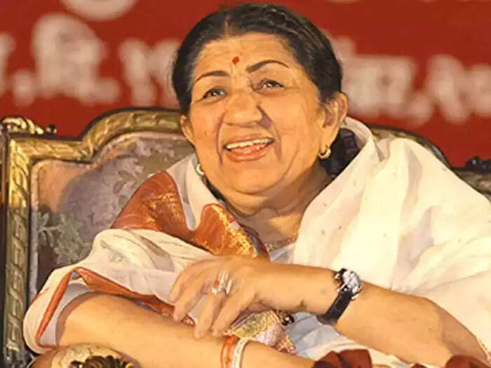 लता मंगेशकर ने आखिरी बार गाया था ये गाना, विशाल भारद्वाज ने शेयर किया था  अनरिलीज्ड सॉन्ग: Lata Mangeshkar last released film song album and  unreleased song - Navbharat Times
