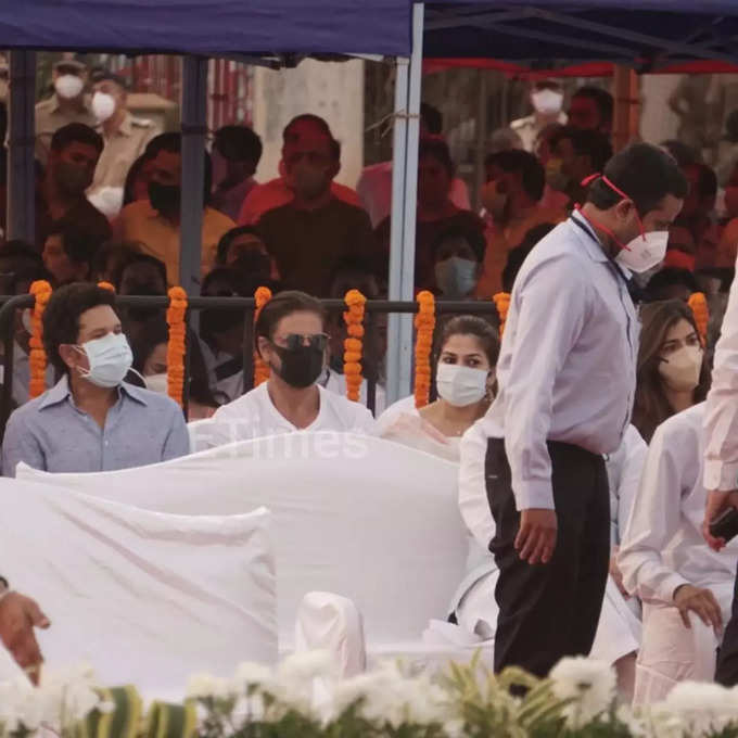 shah rukh sachin at lata mangeshkar funeral