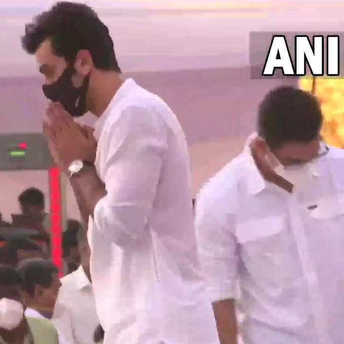 Ranbir Kapoor at Lata Mangeshkar funeral