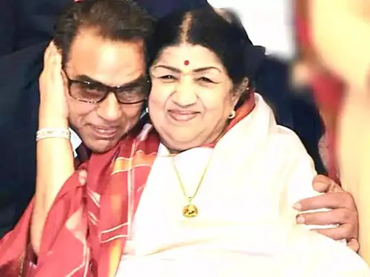 Dharmendra ready three times to go for Lata Mangeshkar last rites says I  did not want to see her leaving us: Lata Mangeshkar के अंतिम संस्कार में इस  वजह से नहीं पहुंचे