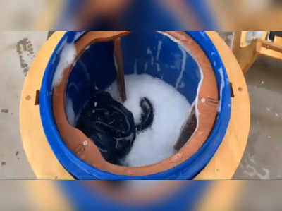 नौकरी छोड़ बनाई हाथ से चलने वाली Washing Machine, जरूरतमंदों को मिलती है फ्री, Harsh Goenka ने शेयर किया वीडियो 